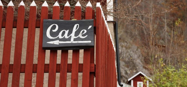 Att landa med kaffet på resa i Sverige